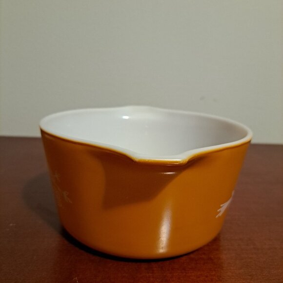 Pyrex Vintage 473-B Butterfly Gold Round 1 Liter Casserole Bowl With Lid - Picture 3 of 12
